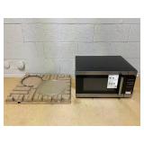 Hamilton Beach 1.6 Cu ft Sensor Cook Countertop Microwave Oven in Stainless Steel, New