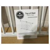 Regalo 2-in-1 Extra Wide Stairway and Hallway Walk ThroughBaby Safety Gate, Hardware Mounting, White 24"x40.5"x28.5"