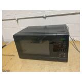 Mainstays 1.1 Cu. ft Microwave Oven in Black