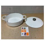 LE CREUSET Signature Oval Dutch Oven Orange