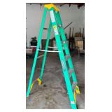 G - Werner 6 Foot Green Fiberglass Step Ladder 225 lb Capacity