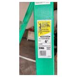 G - Werner 6 Foot Green Fiberglass Step Ladder 225 lb Capacity