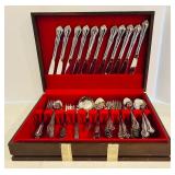 K - Oneida Stainless Flatware Set with Wooden Case - 78 Pieces