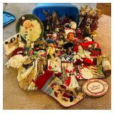 Lr - Large Collection of Vintage and Holiday Christmas Decorations and Ornaments
