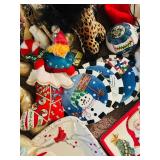Lr - Large Collection of Vintage and Holiday Christmas Decorations and Ornaments