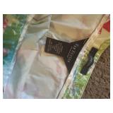 LR - Summer Clothing and Sandals Collection L/XL - 7 Pieces