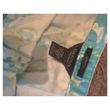 LR - Summer Clothing and Sandals Collection L/XL - 7 Pieces