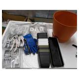 Grilling Aprons, Gloves, Shears, an...