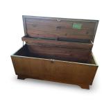 Vintage Lane Cedar Chest with Tray Insert