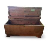Vintage Lane Cedar Chest with Tray Insert