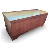 Vintage Lane Cedar Chest with Tray Insert
