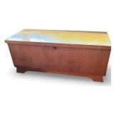 Vintage Lane Cedar Chest with Tray Insert