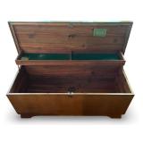 Vintage Lane Cedar Chest with Tray Insert