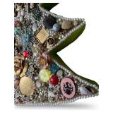 Vintage Jewelry Christmas Tree Art with Jewelry, Brooches & Beads