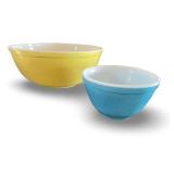 Set of 2 Vintage Pyrex Mixing Bowls Yellow and Blue