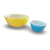 Set of 2 Vintage Pyrex Mixing Bowls Yellow and Blue