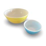 Set of 2 Vintage Pyrex Mixing Bowls Yellow and Blue