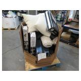 Pallet of Store Overstock and Ecommerce Product and Returns Pallet of Store Overstock and Ecommerce Product and Returns