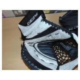 2 Pack CCM Goalie Gloves 2 Pack CCM Goalie Gloves