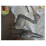 3ft metal bird lawn ornaments...