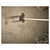 Omega 3 ton hydraulic service jack...