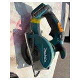 (2) Makita XSC01 handheld circular saws with (2) 18V 3.0 AH batteries & a DC18RA charger
