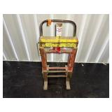 Rol-A-Lift M4 with a hand operated hydraulic jack