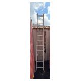 Werner Extension Ladder 300 LB capacity, extends to 13 foot 4 inches