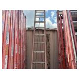 Werner Extension Ladder 300 LB capacity, extends to 13 foot 4 inches