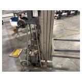 Genie Contractor Superlift, Battery powered.