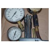 Pressure Gauges and Tire Pressure Checkers Pressure Gauges and Tire Pressure Checkers