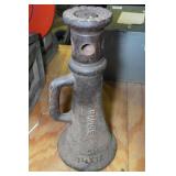 Racine Cast Iron Screw Jack - 1-3/4x12 Racine Cast Iron Screw Jack - 1-3/4x12