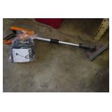 Worx 2-In-1 Cordless Grass Trimmer/Edger Worx 2-In-1 Cordless Grass Trimmer/Edger