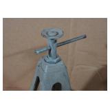 Screw Type Jack Stands Screw Type Jack Stands