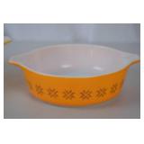 Pyrex Mixing Bowl Lot - Yellow and Orange - 1 PT & 1.5 PT
