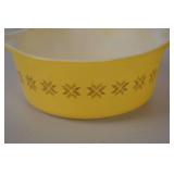 Pyrex Mixing Bowl Lot - Yellow and Orange - 1 PT & 1.5 PT