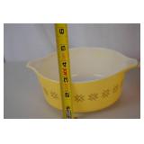 Pyrex Mixing Bowl Lot - Yellow and Orange - 1 PT & 1.5 PT