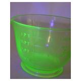Uranium Glass Measuring Cup - 2 Cup Capacity, Glows Under UV