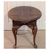 MB - Vintage Solid Wood Oval End Table with Queen Anne Legs and Drawer