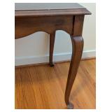 O - Vintage Lane Queen Anne Style Wood Side Table