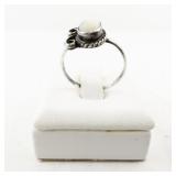 Vintage Sterling Silver Ring with Oval Mother of Pearl, Size 6