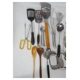 Kitchen Utensils & Aluminum Baking Pan