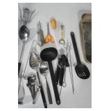 Kitchen Utensils & Aluminum Baking Pan