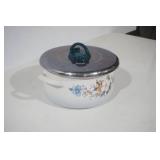 Crowning Touch Enamelware Pot