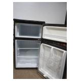 Frigidaire Refrigerator/Freezer (3.3 CU FT)