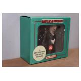 Magnetic Salt and Pepper Shaker Set - Love at First Bite