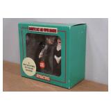 Magnetic Salt and Pepper Shaker Set - Love at First Bite