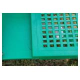 Green Portable Picnic Table – 33.5" x 52" x 28"