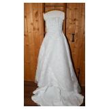 Maggie Sottero Couture Vintage Wedding Dress with Accessories – Size 10