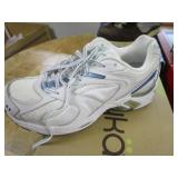 Size 7.5 Laceups